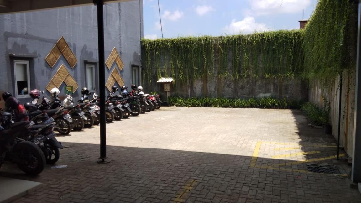 Green Red Hotel Syariah Jombang Esterno foto