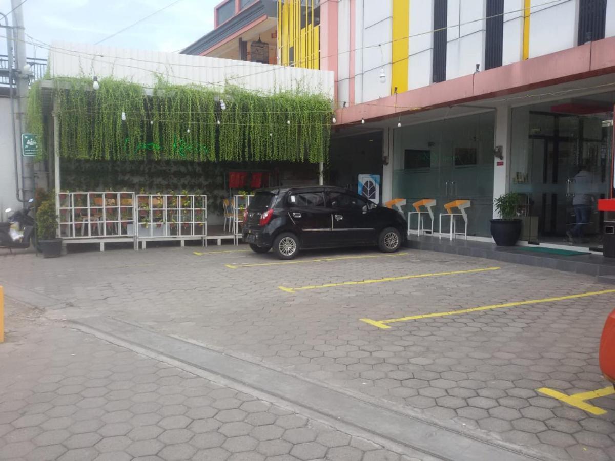 Green Red Hotel Syariah Jombang Esterno foto